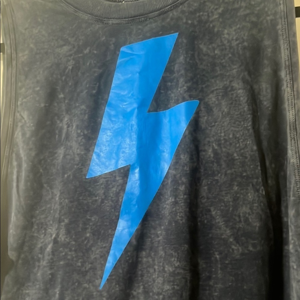 Lululemon men Black Sleeveless Top with Blue Lightning Bolt - Picture 4 of 5